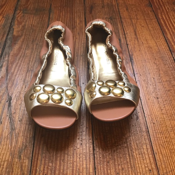 Gold and Nude open toe flats - Picture 1 of 4